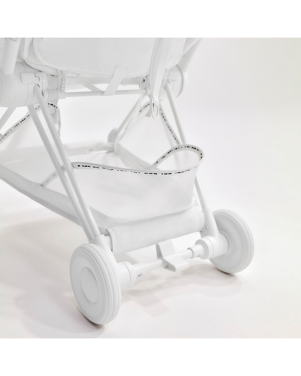 Coya pushchair Urban Mobility White frame - White colour  Cybex