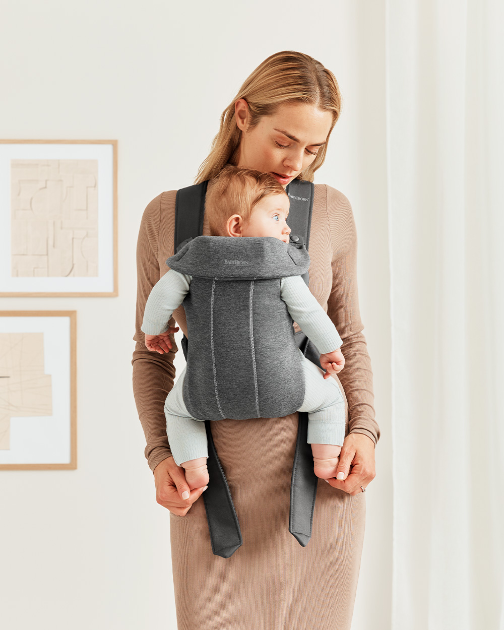 Mini Jersey 3D baby carrier Dark grey colour  Babybj&ouml;rn