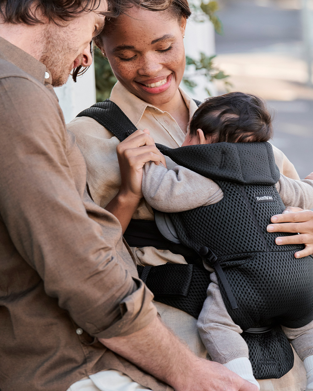 Move Mesh 3D baby carrier Black colour  Babybj&ouml;rn