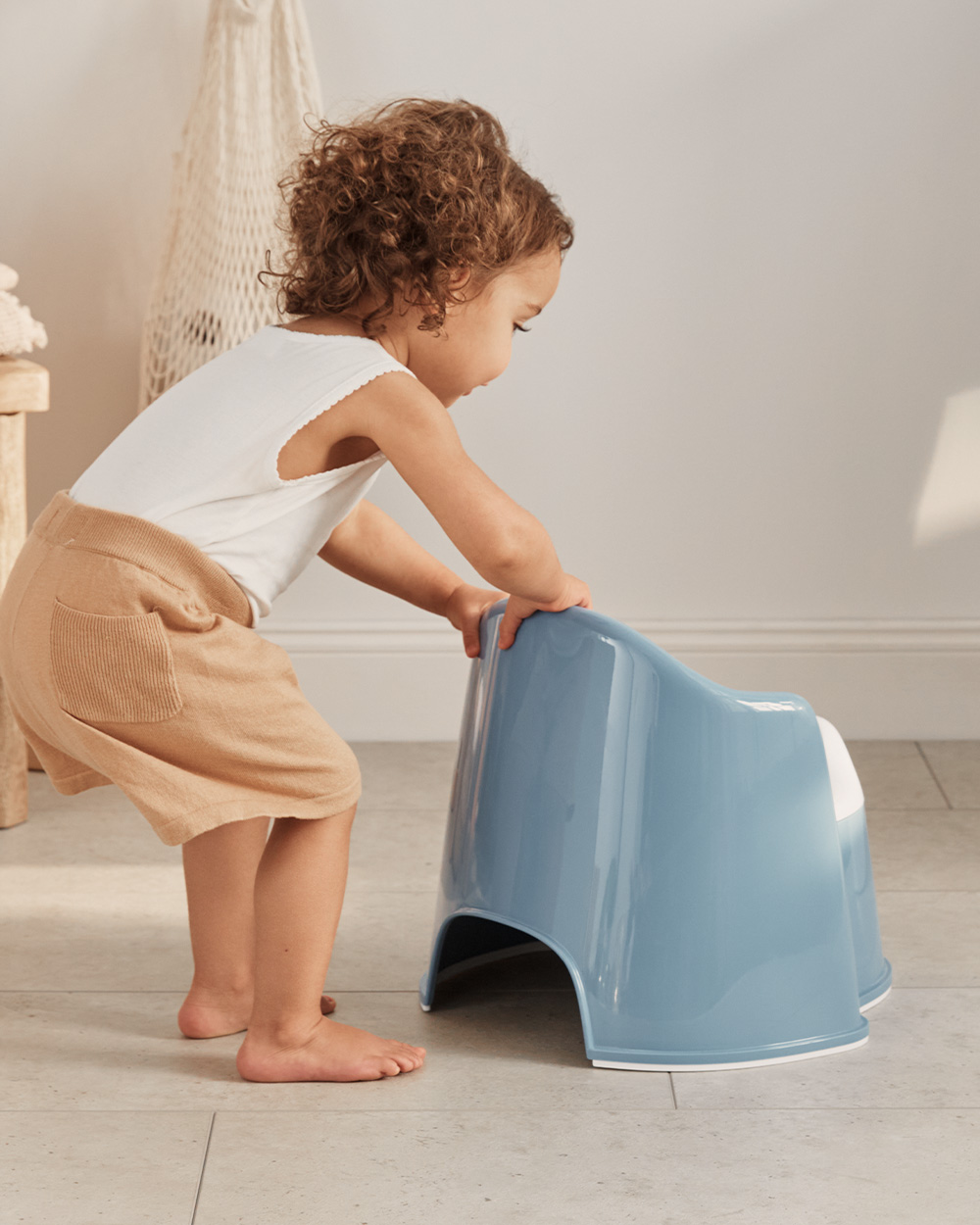 Armchair pot Deep blue/white colour  Babybj&ouml;rn