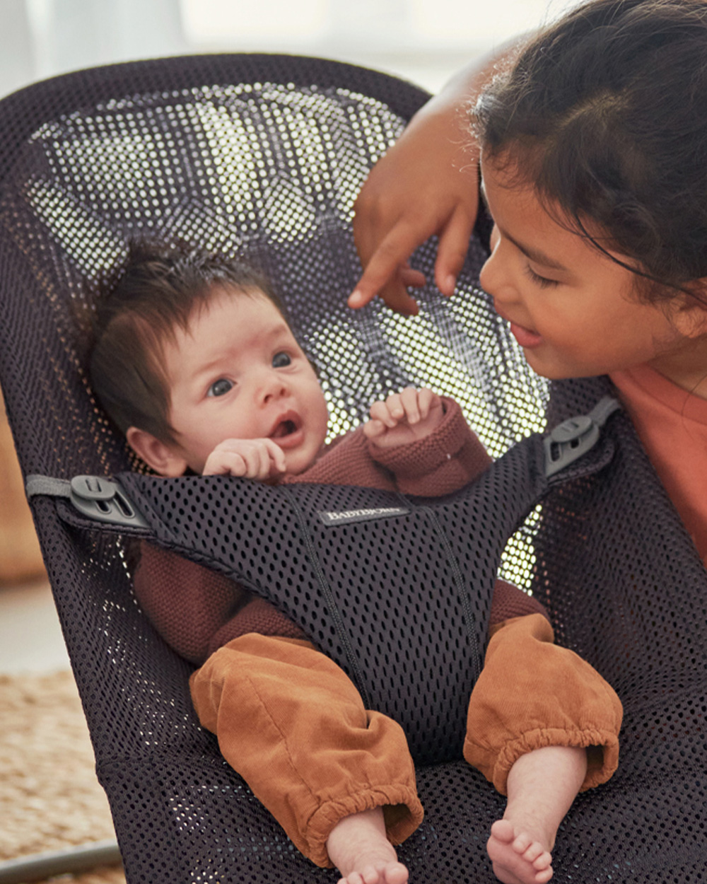Bliss Mesh bouncer Anthracite colour Babybjörn