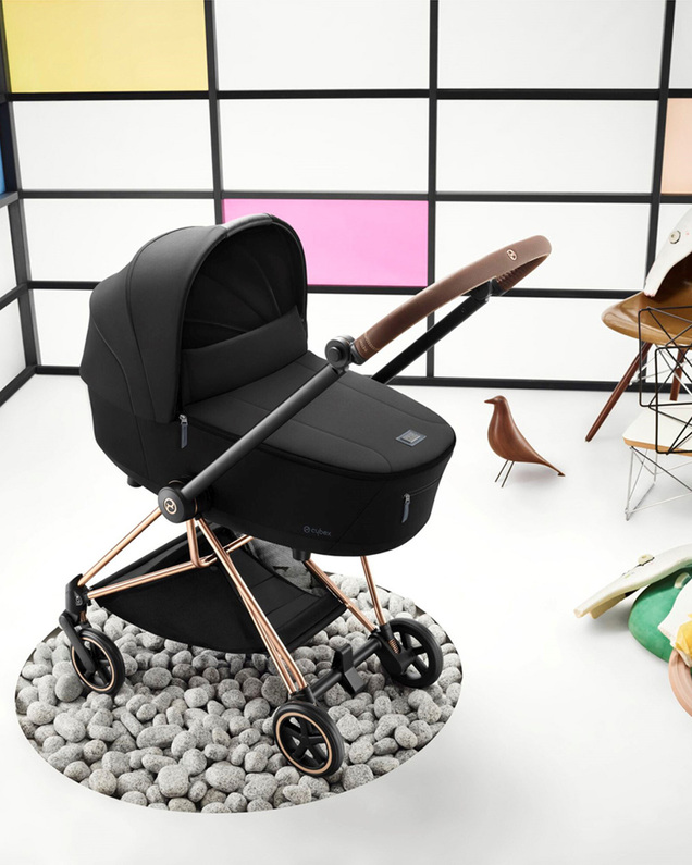 Mios Lux carrycot Cozy beige colour  Cybex