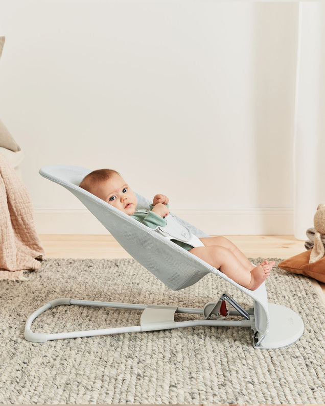 Balance Soft Mesh bouncer Silver/white colour  Babybjörn