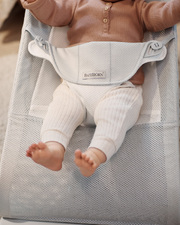 Balance Soft Mesh bouncer Silver/white colour Babybjörn