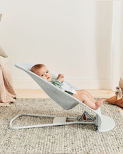 Balance Soft Mesh bouncer Silver/white colour Babybjörn