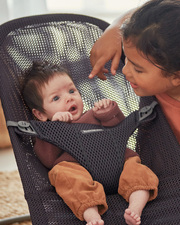 Bliss Mesh bouncer Anthracite colour Babybjörn