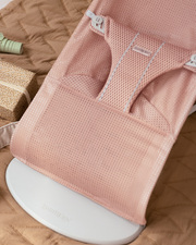 Bliss Mesh bouncer Pearly pink colour  Babybj&ouml;rn