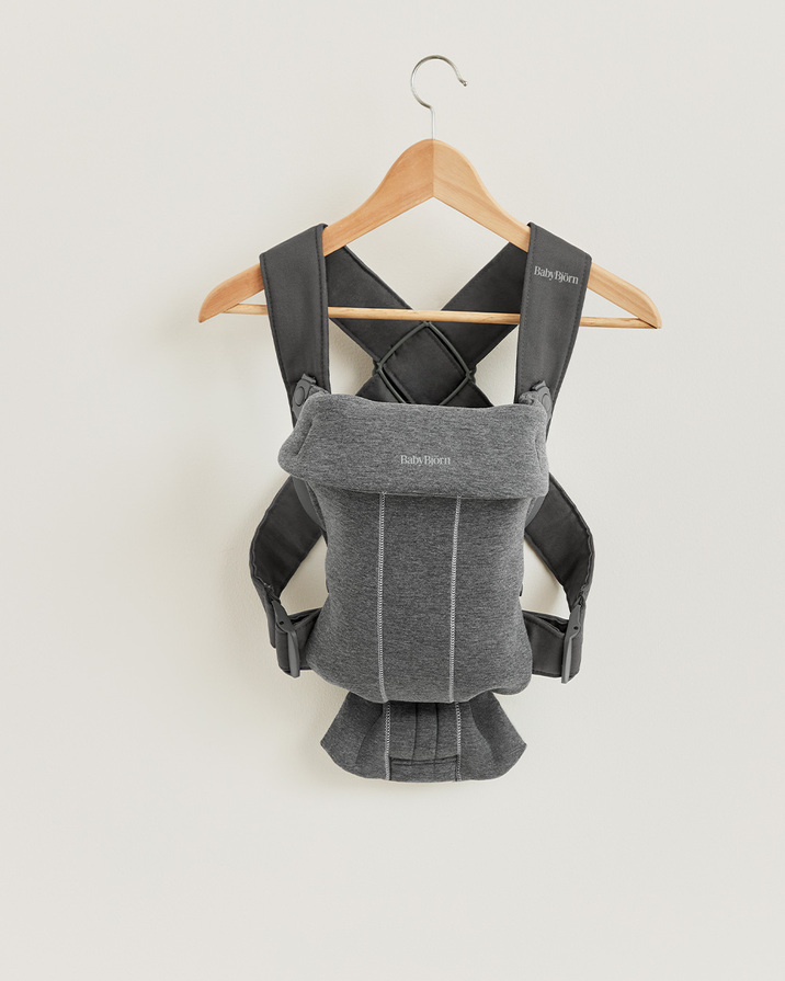 Mini Jersey 3D baby carrier Dark grey colour  Babybj&ouml;rn
