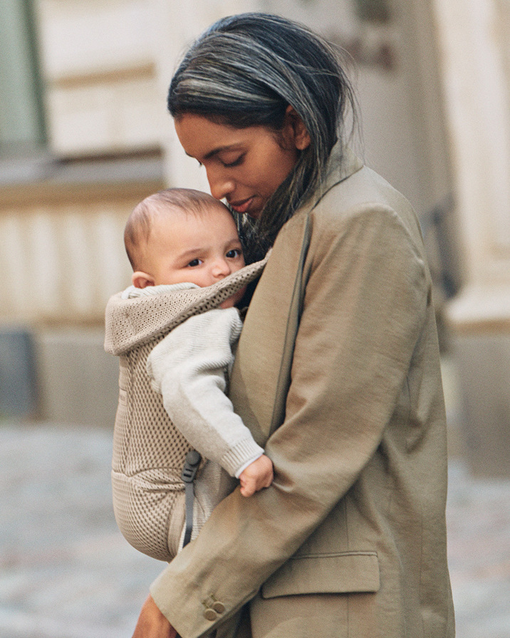 Move Mesh 3D baby carrier Grey beige colour  Babybj&ouml;rn