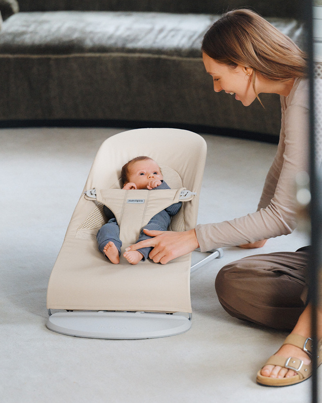 Balance Soft woven jersey bouncer Light beige colour  Babybjörn