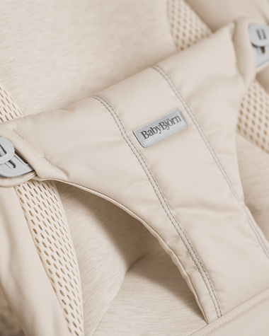 Balance Soft woven jersey bouncer Light beige colour  Babybj&ouml;rn