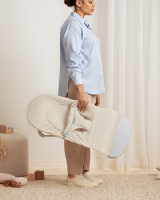 Balance Soft woven jersey bouncer Light beige colour Babybjörn