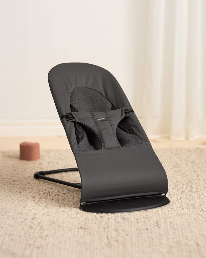 Balance Soft woven jersey bouncer Dark grey colour Babybjörn