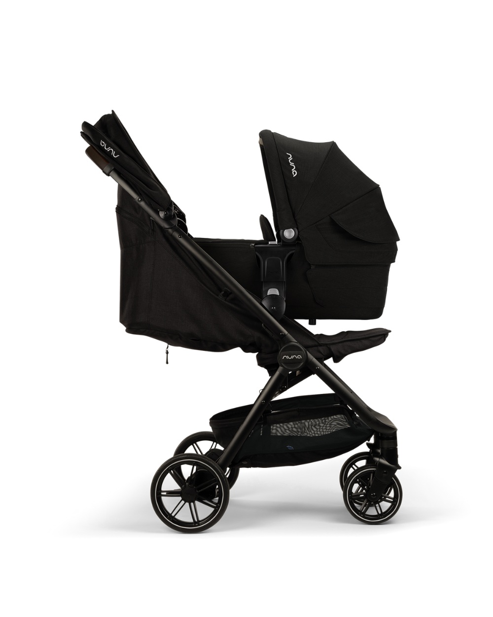 Trvl lx pushchair Caviar colour  Nuna