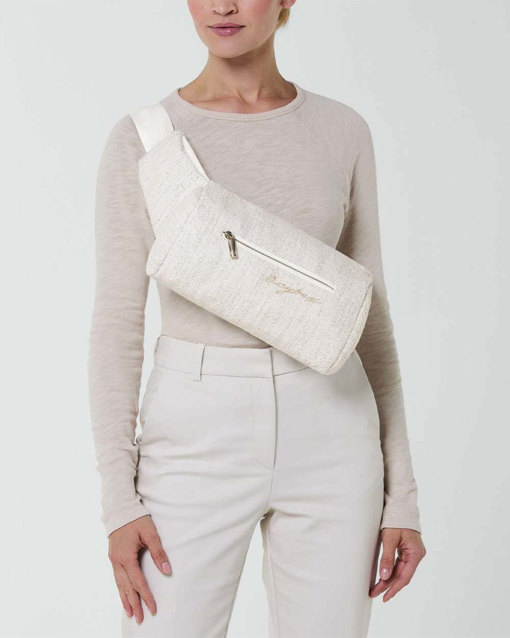 Coya Carrier Boucl&eacute; Cream white colour  Cybex