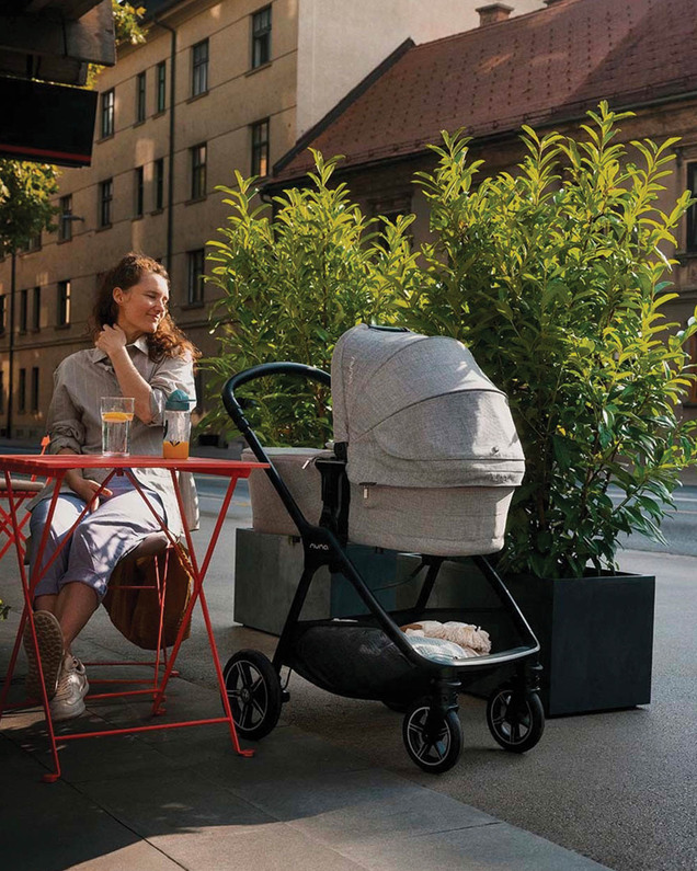 Lytl carrycot Nuna x BMW Graphene colour  Nuna