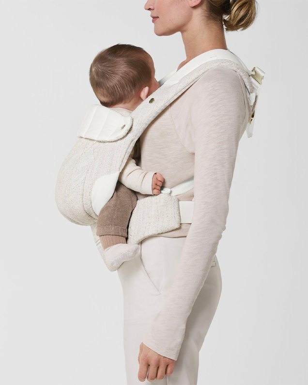Coya Carrier Bouclé Cream white colour  Cybex