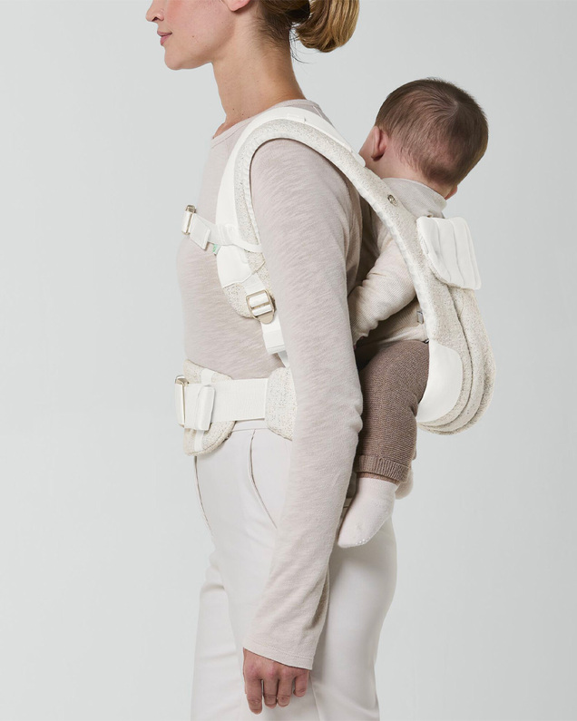 Coya Carrier Bouclé Cream white colour  Cybex