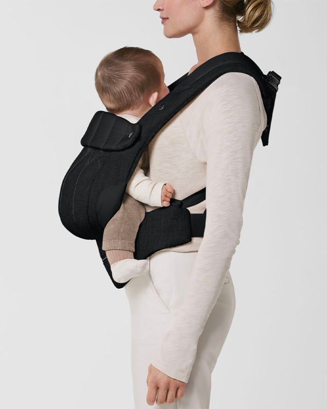 Coya Carrier Bouclé Stone black colour  Cybex