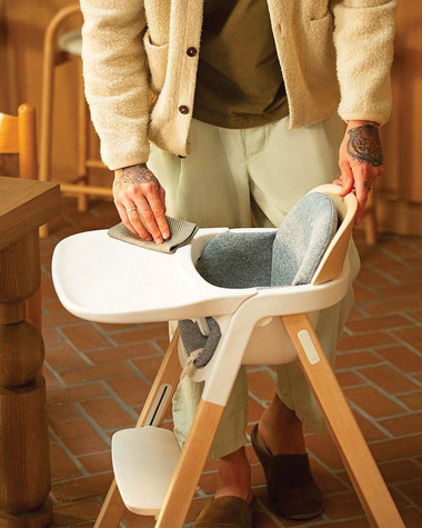 Bryn high chair Heritage colour  Nuna