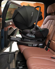 Curv car seat base Caviar colour  Nuna
