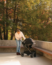 Triv Next pushchair Caviar colour  Nuna