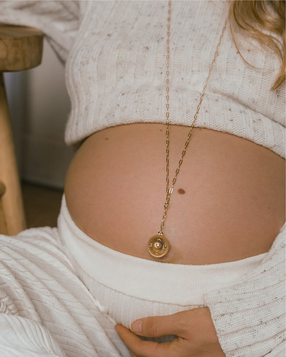 Pregnancy bola Amor Yellow gold colour on chain  Ilado