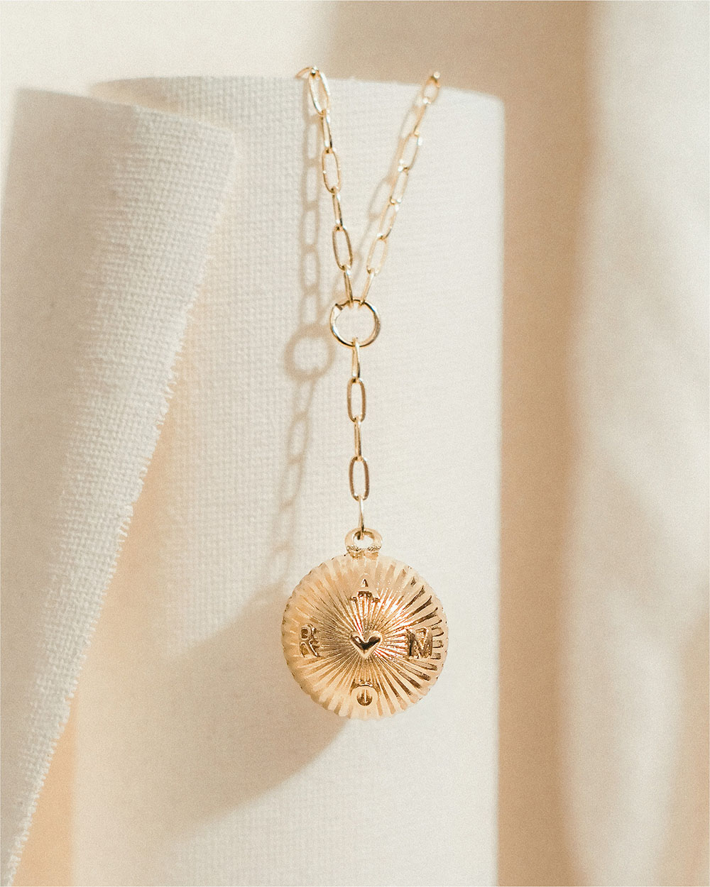 Pregnancy bola Amor Yellow gold colour on chain  Ilado