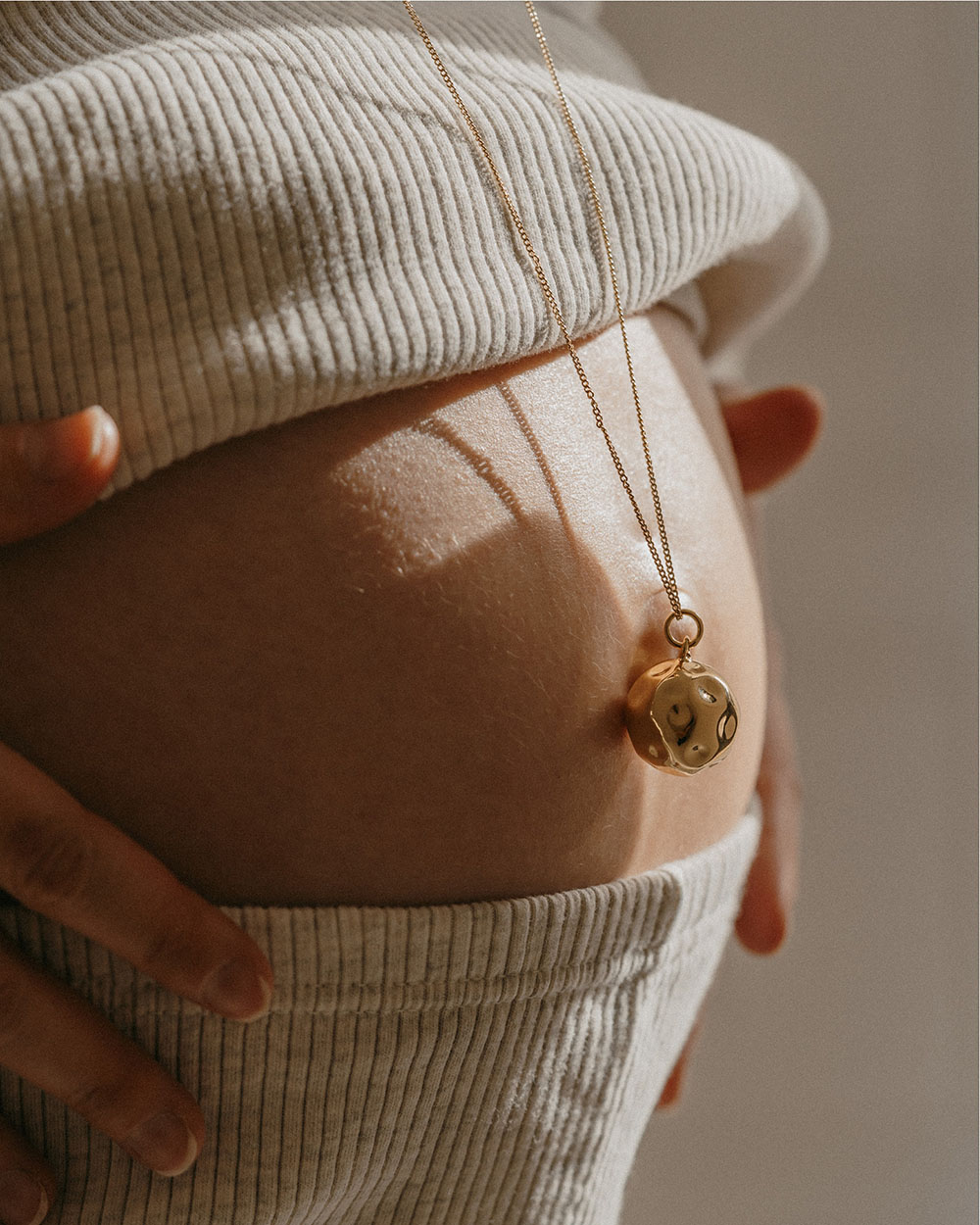 Pregnancy bola Moon Rosegold colour on chain  Ilado