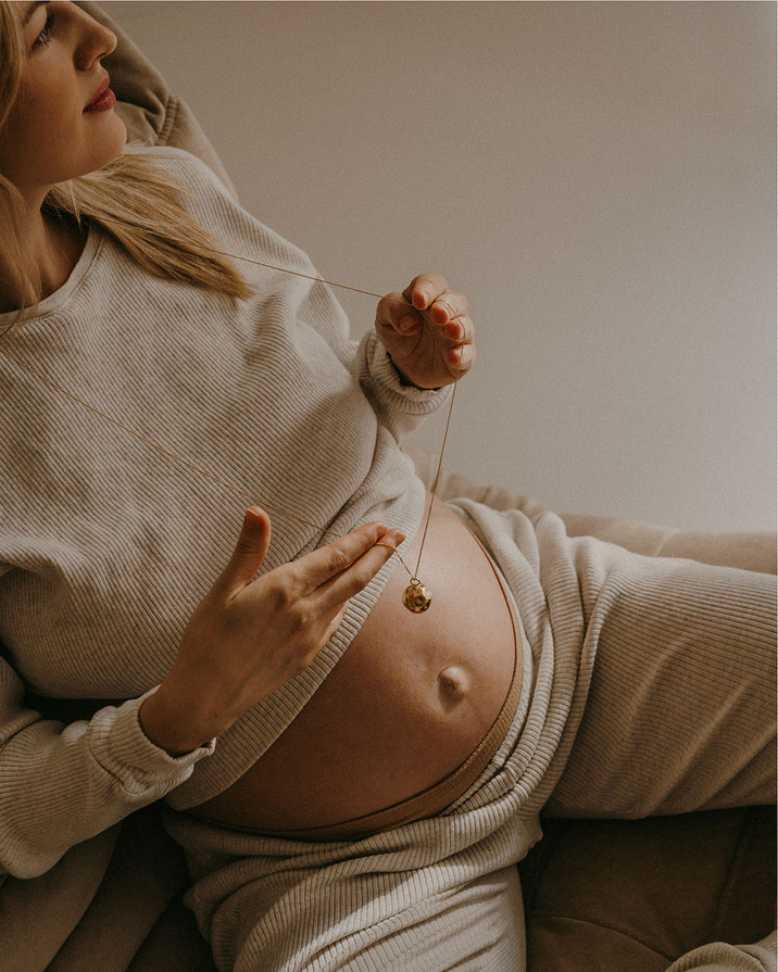 Pregnancy bola Moon Rosegold colour on chain  Ilado