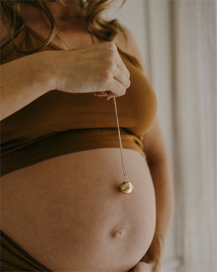 Pregnancy bola Olympia Gold colour on chain  Ilado