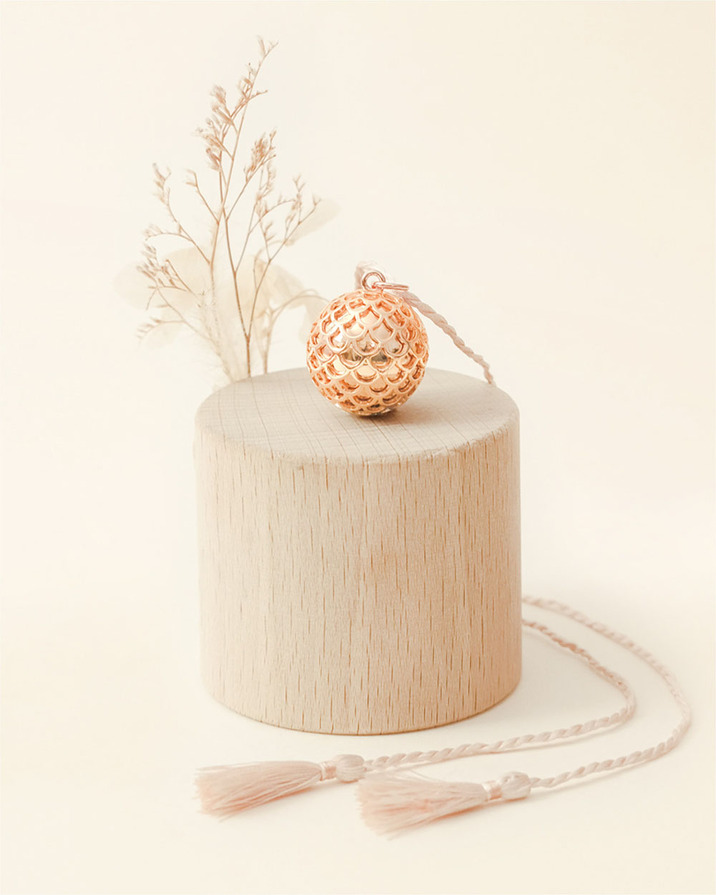 Pregnancy bola Source Rosegold colour on cord Ilado