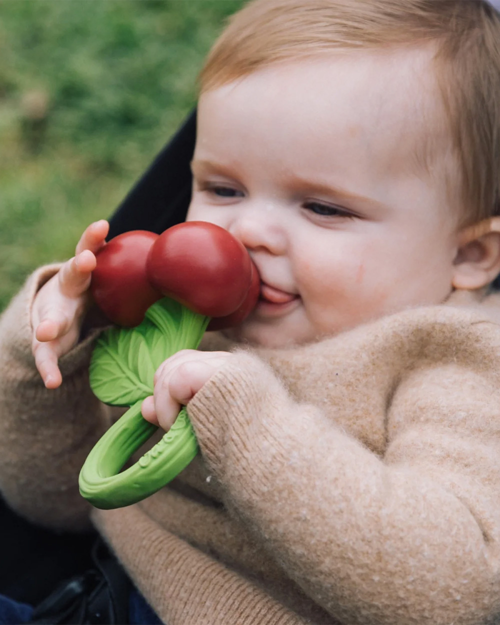 Teething rattle Cherry  Oli & Carol