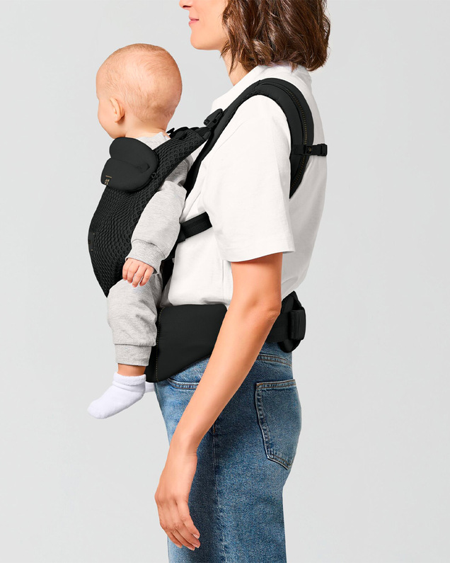 Amya baby carrier Magic black colour  Cybex