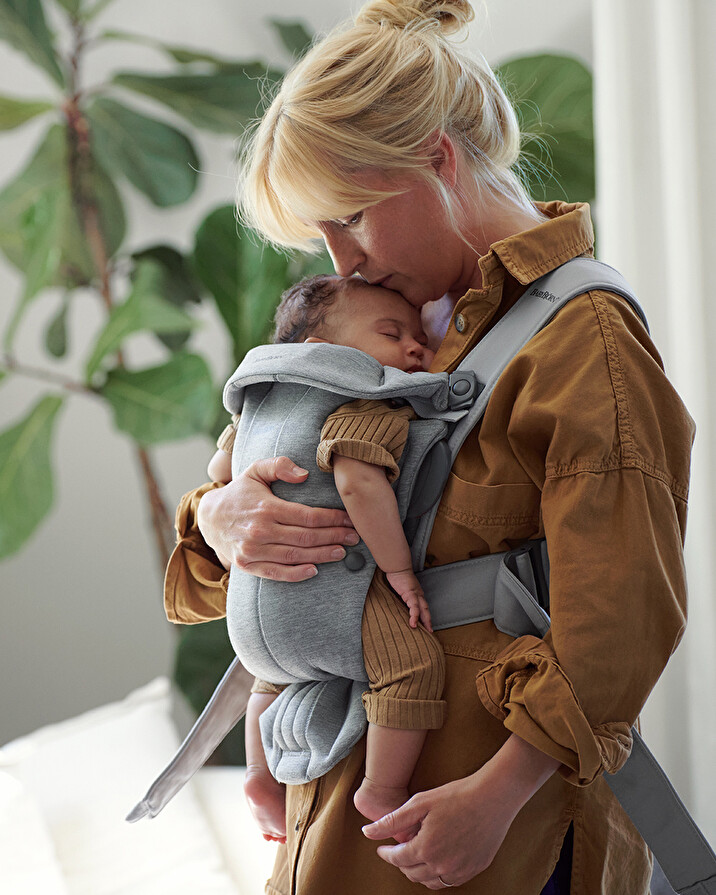 Mini Jersey 3D baby carrier Light grey  Babybj&ouml;rn