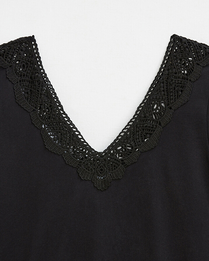 Black lace-finish t-shirt Black color  Natalys