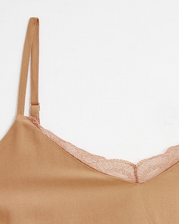 Lace-finish strappy camisole Camel color  Natalys