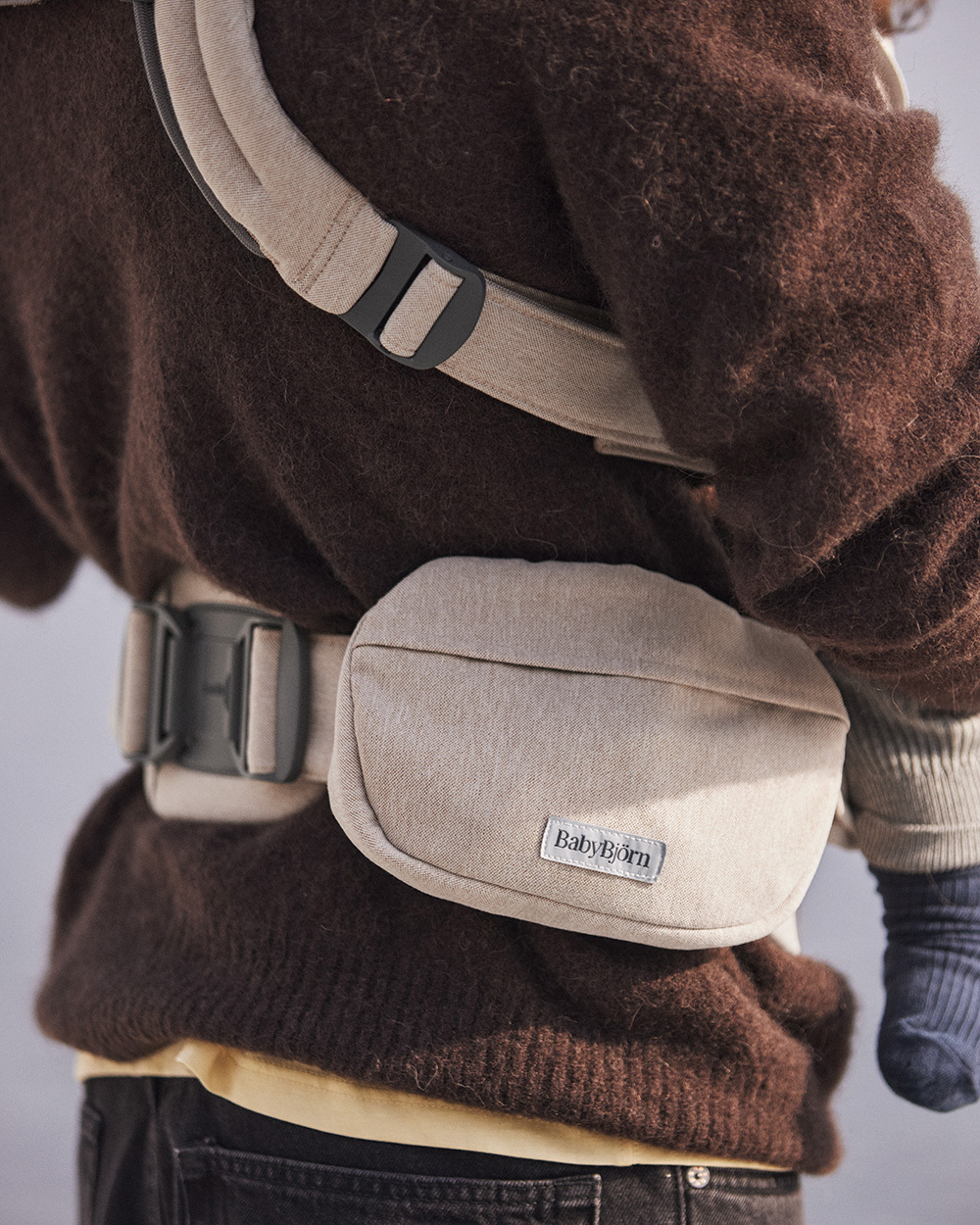 Pocket pouch for baby carrier Light beige color  Babybj&ouml;rn