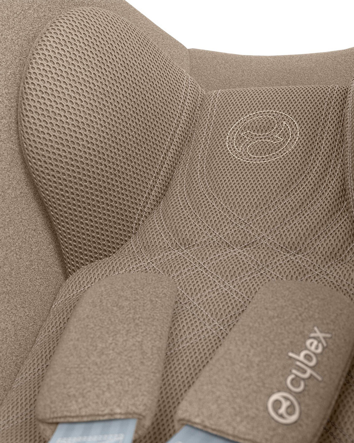 Cloud T i-Size car seat Cozy beige colour (Plus)  Cybex